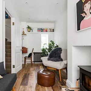 Georgian Townhouse With Free Parking Holiday home